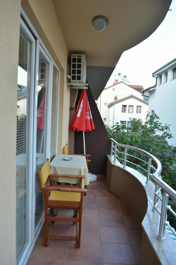 Apartments Elena Ohrid Extérieur photo